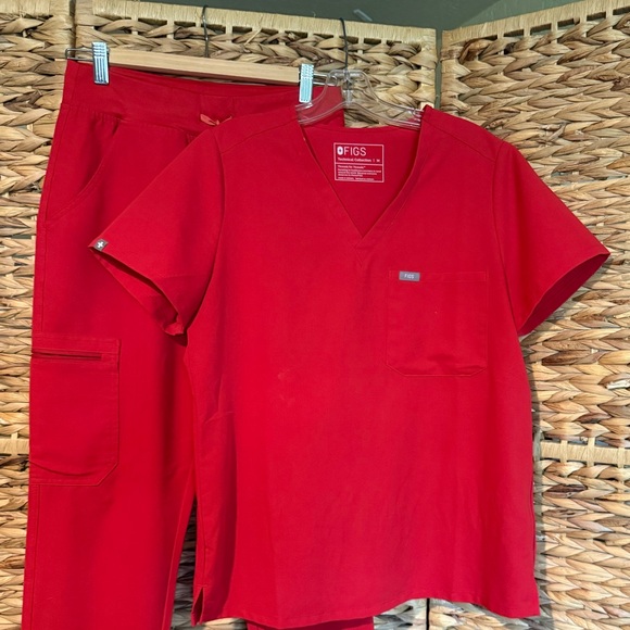 Figs Pop Red scrub set - Picture 2 of 6